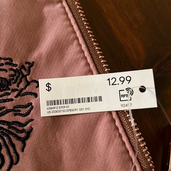 Brand New H&M Tiger Wristlet - Picture 6 of 6